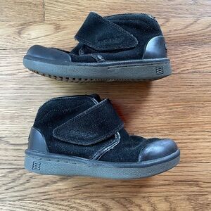 Bogs black suede ankle boots. Size 8.